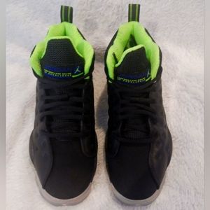 *NEW W/BOX* Jordan Jumpman Team ll Premium Display Sneaker size 4y OG ALL